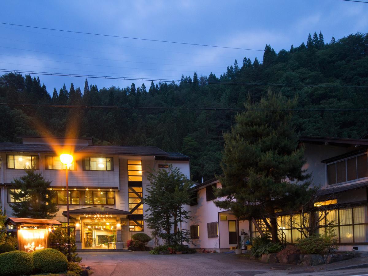 Ryokan Gizan Такаяма Екстериор снимка